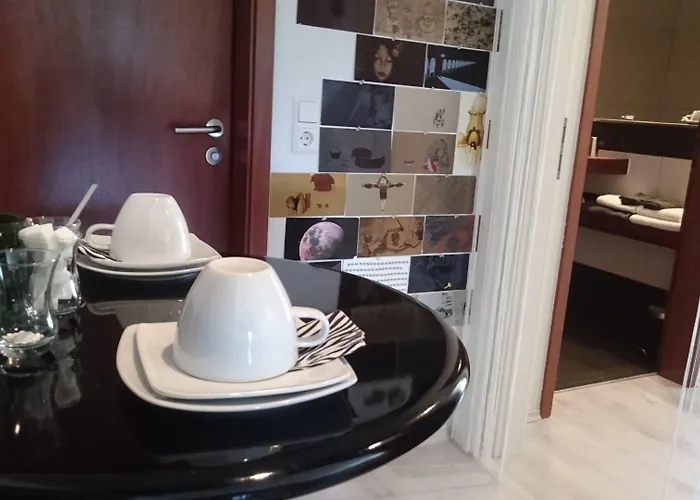 K82 & לינה וארוחת בוקר Kirchentellinsfurt